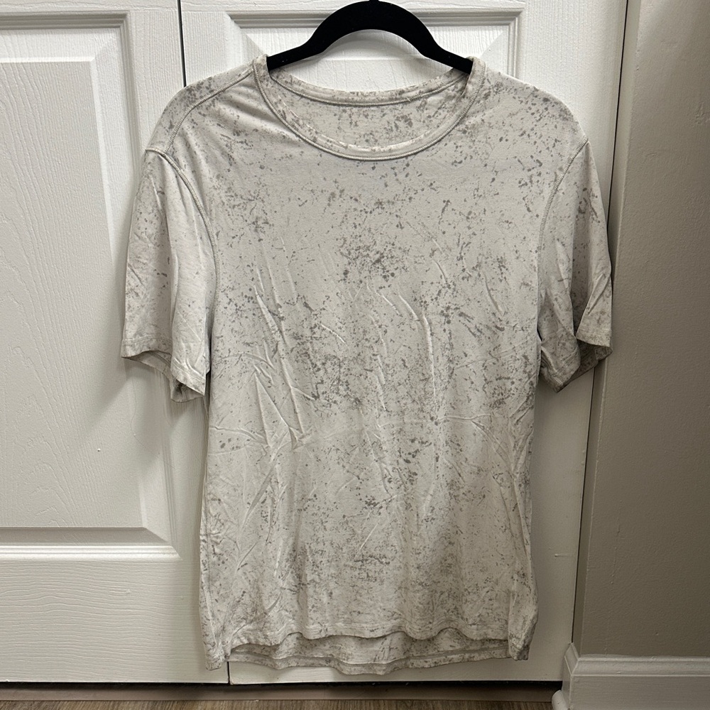 Men’s lululemon shirt size large